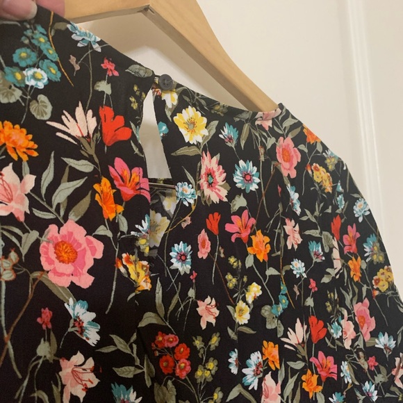 Floral Blouse - Picture 5 of 5